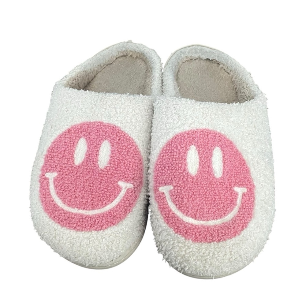 Women’s Smiley Face Sherpa Fuzzy Slippers in Cream/Pink Size 39-40 (9)